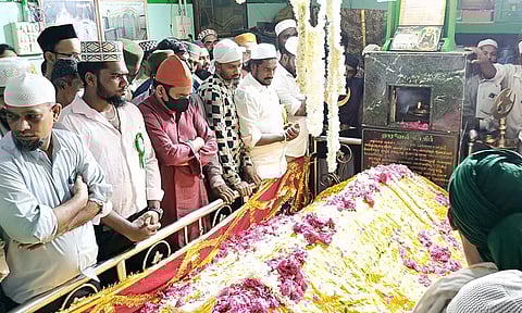 சந்தனகூடு விழாவில் பங்கேற்ற இசையமைப்பாளர் ஏ.ஆர்.ரகுமான்