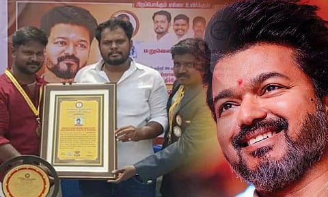 விஜய்க்காக 36 மணிநேரத்தில் 10 ஆயிரம் வரிகளில் கவிதை எழுதிய ரசிகர்