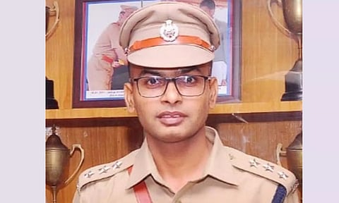 பற்கள் பிடுங்கிய விவகாரம்: நெல்லை கோர்ட்டில் ஐ.பி.எஸ். அதிகாரி உள்பட 4 போலீசார் ஆஜராகவில்லை