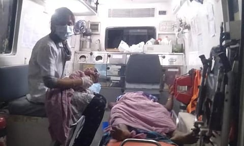 டி.என்.பாளையம் அருகே 108 ஆம்புலன்சில் பெண் குழந்தை பிறந்தது