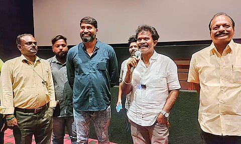 விஷால் ரசிகர்களை சந்தித்த இயக்குனர் ஹரி