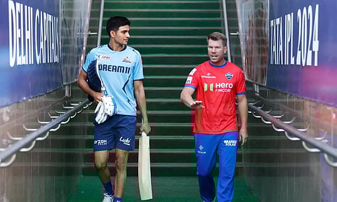 டெல்லி கேப்பிட்டல்ஸ்க்கு எதிராக குஜராத் டைட்டன்ஸ் பந்து வீச்சு