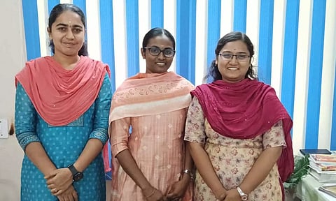 அரசு ஊழியர்கள் 3 பேர் குரூப்-1  தேர்வில் வெற்றி பெற்று சாதனை