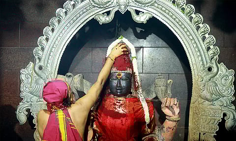 செங்குன்றம் வீரமாகாளி அம்மன் கோவிலில் 1008 கிலோ குங்குமம் அபிஷேகம்