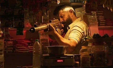 வீர தீர சூரன்' : மதுரை கிராம பகுதி ஷுட்டிங்கில் விக்ரம்