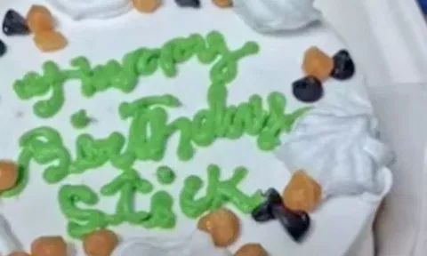 ஆன்லைனில் 'கேக்' ஆர்டர் செய்த பெண்ணுக்கு அதிர்ச்சி