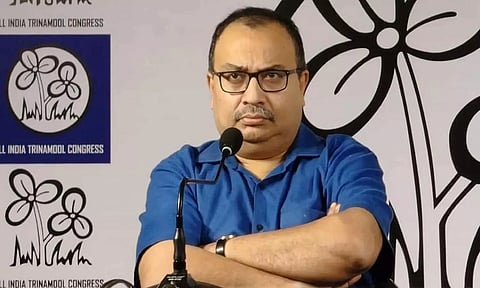 பா.ஜனதா வேட்பாளருடன் மேடை ஏறிய தலைவர்: அதிரடியாக நீக்கிய மம்தா பானர்ஜி