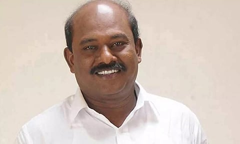 தமிழ்நாடு வணிகர் சங்கங்களின் பேரமைப்பு மாநாடு கொடியேற்றத்துடன் தொடங்கியது- விக்கிரமராஜா