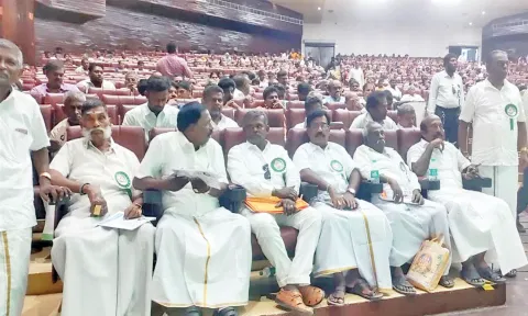 சென்னை ஆயிரம் விளக்கு கிரீம்ஸ் சாலைக்கு டாக்டர் பா.சிவந்தி ஆதித்தனார் பெயர்: வணிகர்கள் மகாஜன சங்க மாநாட்டில் தீர்மானம்