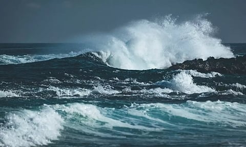 கடல் அலையில் சிக்கி 5 பயிற்சி டாக்டர்கள் பலி