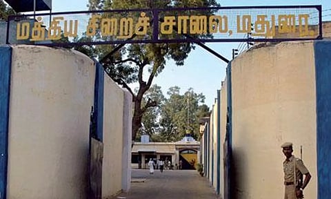 மதுரை சிறையில் தேர்வெழுதிய சிறைவாசிகள் 15 பேரும் தேர்ச்சி- 536 மதிப்பெண்கள் பெற்று ஒருவர் சாதனை