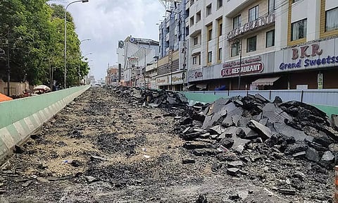 புதிதாக கட்டப்பட்டு வரும் பாலத்துடன் இணைப்பதற்காக மூடப்பட்ட தி.நகர் பாலம்...