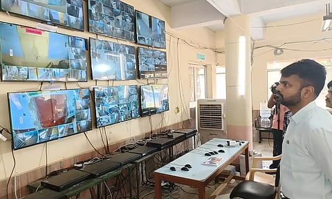 தென் சென்னை- ஸ்ட்ராங் ரூமில் சிசிடிவி பழுது