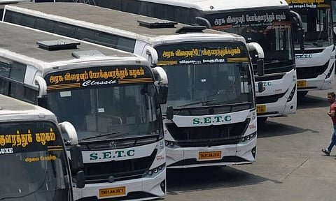 தமிழகம் முழுவதும் அரசு விரைவு பஸ்களில் பயணம் செய்ய டெபிட், கிரெடிட் கார்டை இனி பயன்படுத்தலாம்