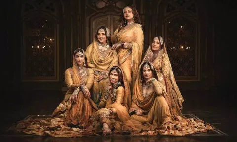 வெப் சீரிஸ்-க்கு ரூ. 70 கோடி சம்பளம் பெற்ற பிரபலம் - யார் தெரியுமா?