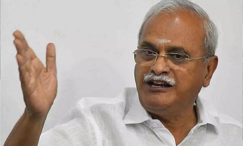 சி.பி.எஸ்.இ. பாடதிட்டத்தால் அரசு பள்ளி ஆசிரியர்கள், மாணவர்கள் தடுமாற்றம்- வைத்திலிங்கம் எம்.பி. புகார்