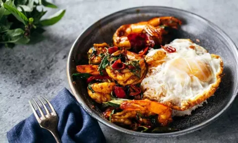 ரெஸ்டாரெண்ட் ஸ்டைல் தாய் பேசில் சில்லி பிரான்