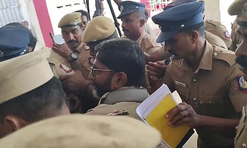 சவுக்கு சங்கருக்கு ஒரு நாள் போலீஸ் காவல்- நீதிமன்றம் உத்தரவு