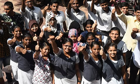 11-ம் வகுப்பு பொதுத்தேர்வு முடிவுகள் நாளை காலை வெளியாகிறது