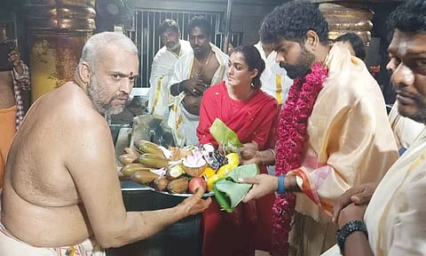 குமரி மாவட்ட கோவில்களில் நயன்தாரா - விக்னேஷ் சிவன் சாமி தரிசனம்