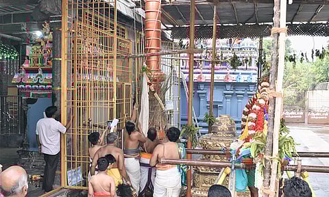 கடலூர் சிங்கிரிகுடி லட்சுமி நரசிம்மர் கோவிலில் பிரமோற்சவ விழா கொடியேற்றம்