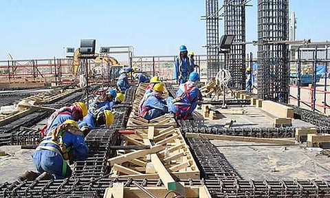 காலை 10 மணி முதல் மாலை 4 மணி வரை கட்டுமான பணிகளை மேற்கொள்ளக்கூடாது- அரசு புதிய கட்டுப்பாடு