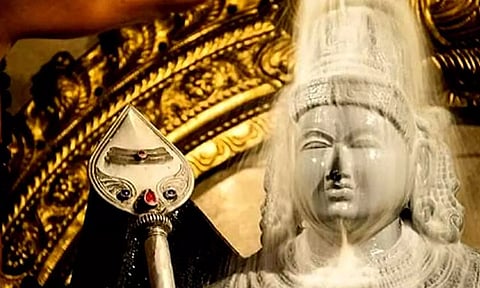 அபிஷேகப் பொருட்களும் கிடைக்கும் பலன்களும்