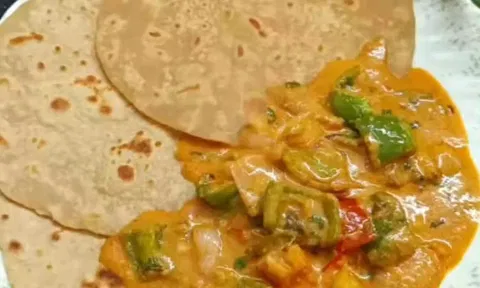 சப்பாத்திக்கு சுவையான குடமிளகாய் தயிர் கிரேவி