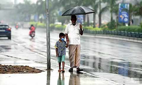 தமிழகத்தில் புயல் உருவாக வாய்ப்பு: தனியார் வானிலை ஆய்வாளர் தகவல்