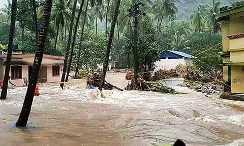 கேரளாவில் கனமழை எச்சரிக்கை - வெள்ள அபாயம்