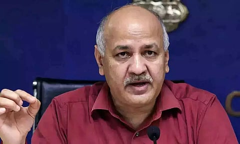 மகனின் கல்வி கட்டணத்திற்காக கெஞ்சினேன்: மணிஷ் சிசோடியா