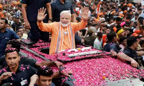 பிரதமர் மோடி 3-வது தடவையாக போட்டியிடும் வாரணாசி தொகுதி விழாக்கோலம் பூண்டது