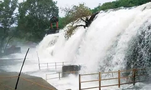 திற்பரப்பு அருவியில் சுற்றுலா பயணிகள் குளிக்க அனுமதி