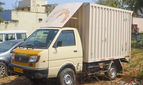 உளுந்தூர்பேட்டை அருகே ரூ.30 லட்சம் மதுபாட்டில்கள் பறிமுதல்:4 பேர் கைது