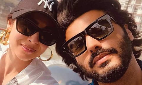 பிரபல பாலிவுட் காதல் ஜோடி இடையே விரிசல்