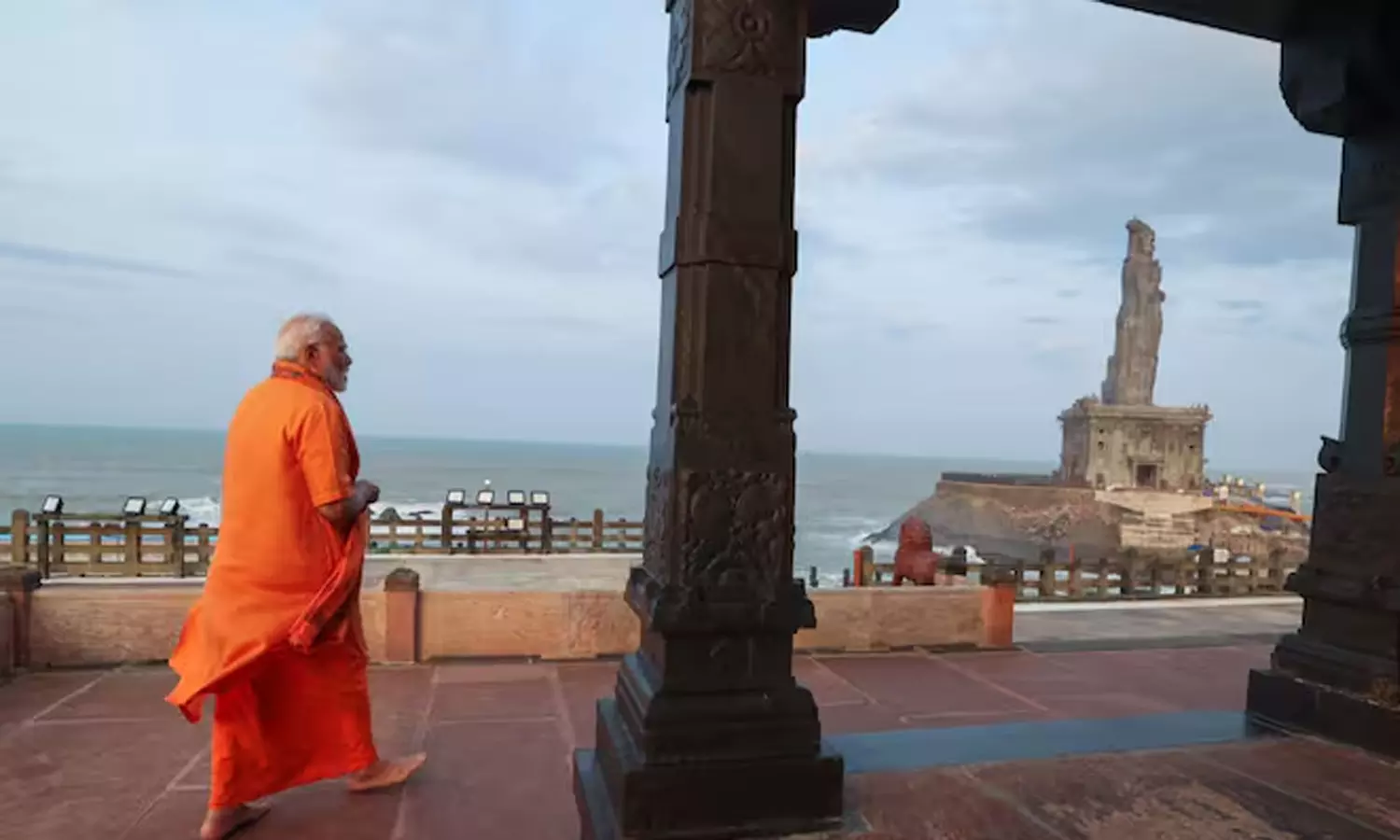 3-வது நாளாக தியானம்: படிகளில் ஏறி இறங்கி உடற்பயிற்சி செய்த பிரதமர் மோடி