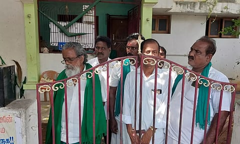 விவசாய சங்கத் தலைவர் அய்யாக்கண்ணு வீட்டு காவலில் சிறை வைப்பு