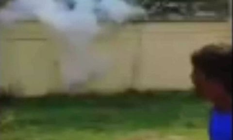 கோவில் சுற்றுச்சுவரில் நாட்டு வெடிகுண்டு வீசியது தொடர்பாக 4 பேரிடம் விசாரணை