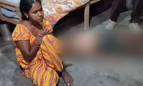 9 வயது மகனின் கழுத்தை நெரித்துக் கொன்ற தாய்.. பிணத்தின் அருகில் அமர்ந்திருந்த அவலம்