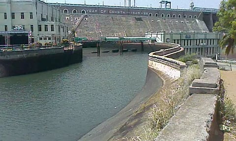 பாசனத்திற்காக காளிங்கராயன் வாய்க்காலில் நீர் திறப்பதில் சிக்கல்- விவசாயிகள் கவலை