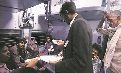 முன்பதிவு பெட்டிகளில் சாதாரண டிக்கெட் பயணிகள் பயணம் செய்தால் ஆர்.பி.எப். போலீசார் நடவடிக்கை