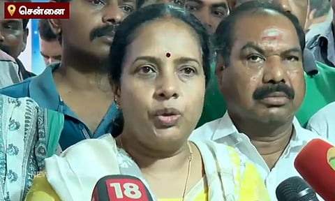 யாருடைய பாக்கெட்டை நிரப்ப ஏழை, அப்பாவிகளின் உயிரை பழிவாங்குகிறது மாநில அரசு- வானதி சீனிவாசன்