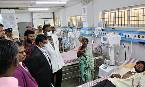கள்ளச்சாராயம் குடித்து சிகிச்சை பெறுபவர்களிடம் தேசியநல ஆணையர் விசாரணை