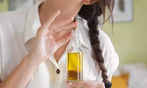 ஷாம்புவில் எண்ணெய் கலந்து தடவுவது உண்மையில் நல்லதா?