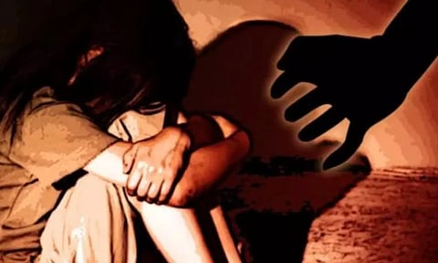 வன்புணர்வு செய்யமுடியாத விரக்தி.. சிறுமியின் கழுத்தை நெறித்துக் கொன்ற உறவினர்