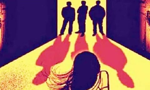 13 வயது சிறுமிக்கு வருடக்கணக்கில் பாலியல் சித்ரவதை.. தந்தை- சகோதரன் மற்றும் உறவினர் கைது