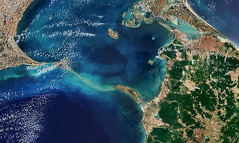 ஐரோப்பிய நிறுவனம் விண்வெளியில் இருந்து எடுத்த ராமர் பாலம் புகைப்படம்