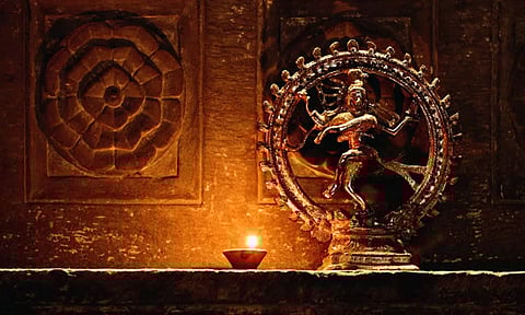 சுவாமி ஊர்த்துவ தாண்டவம் ஆடிய நடனசபை (நிருத்த சபை)