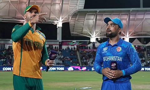 டி20 உலகக் கோப்பை அரையிறுதி: டாஸ் வென்ற ஆப்கானிஸ்தான் பேட்டிங் தேர்வு