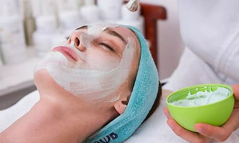 வீட்டிலேயே எப்படி முகத்தை பிரகாசிக்க வைப்பது?